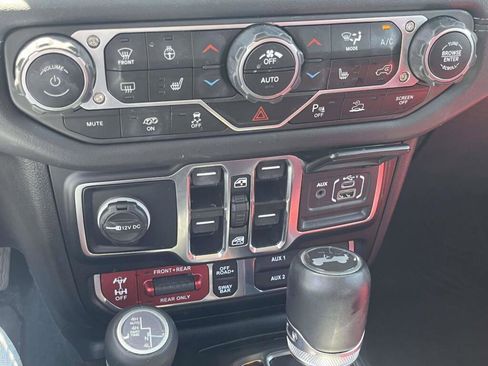 Used 2024 Jeep Wrangler Unlimited Rubicon 392 AWD/4WD image 30