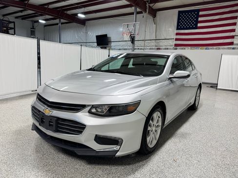 Used 2018 Chevrolet Malibu LT image 4