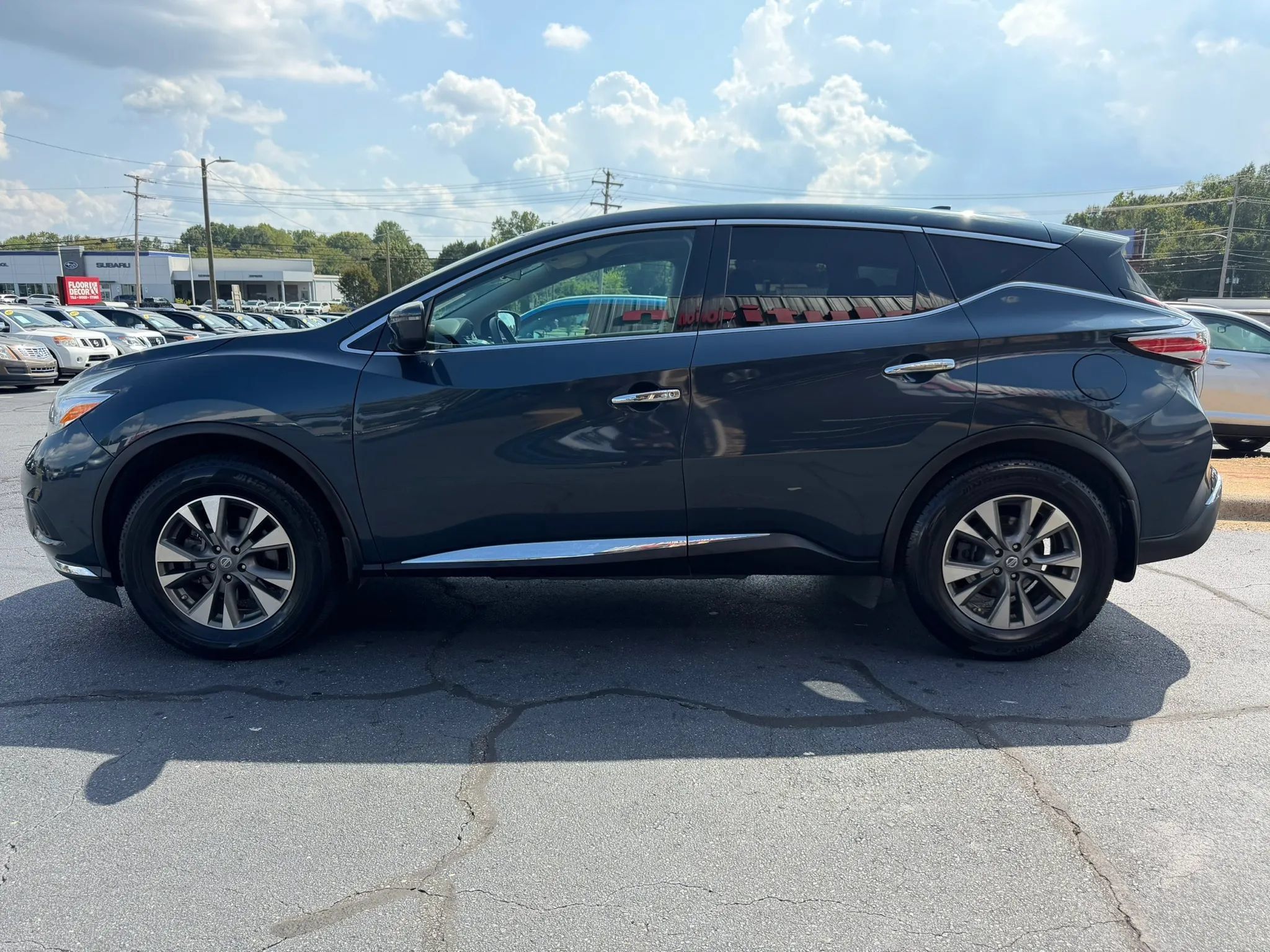 Used 2017 Nissan Murano S w/ Navigation Package AWD/4WD image 4
