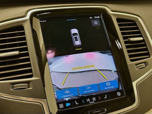 Used 2023 Volvo XC90 B6 Core w/ Protection Package Premier image 23