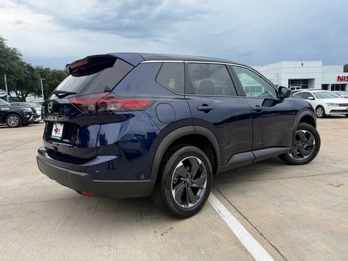 Used 2025 Nissan Rogue SV FWD image 6