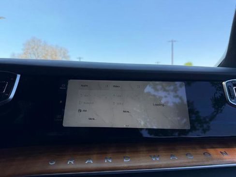 Used 2022 Jeep Grand Wagoneer Series III w/ Rear Seat Video Group 1 AWD/4WD image 32