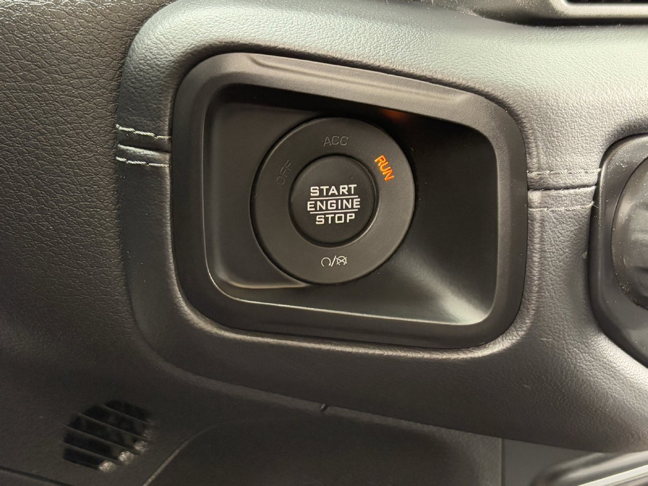 Used 2024 Jeep Wrangler Unlimited Rubicon AWD/4WD image 18