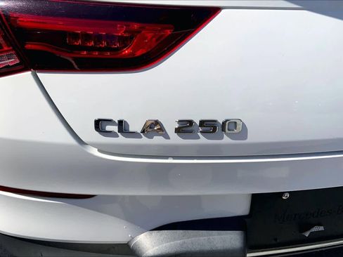 Used 2020 Mercedes-Benz CLA 250 image 10