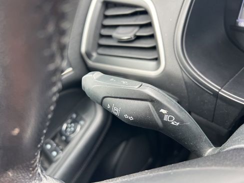 Used 2023 Ford Edge SEL image 14