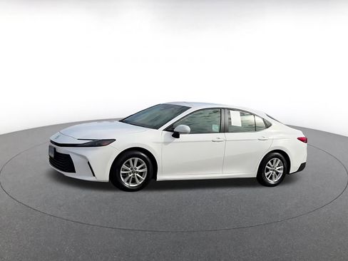 Used 2025 Toyota Camry LE image 8