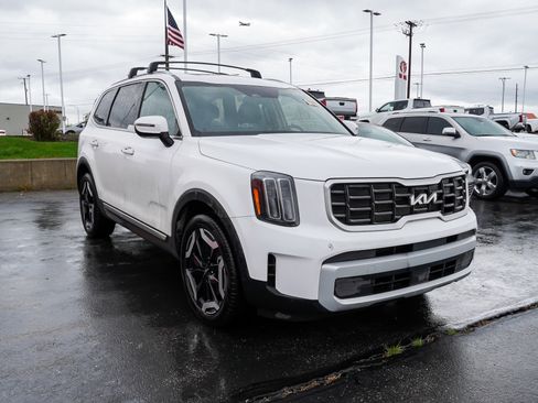 Used 2025 Kia Telluride S image 2
