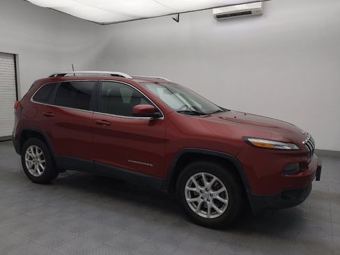 Used 2016 Jeep Cherokee Latitude w/ Cold Weather Group image 11