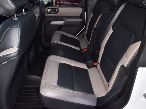 Used 2023 Ford Bronco Wildtrak image 14