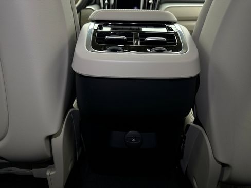 Used 2023 Volvo XC60 B6 Ultimate w/ Climate Package image 20