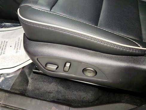 Used 2025 GMC Acadia Denali FWD image 11