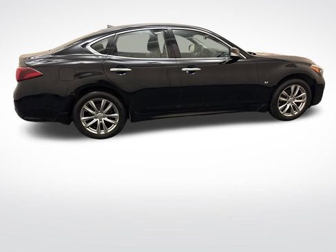 Used 2019 INFINITI Q70 Luxe image 4