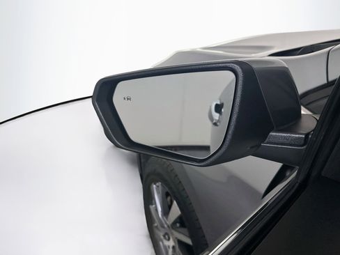 Used 2024 Chevrolet Equinox Premier FWD image 16