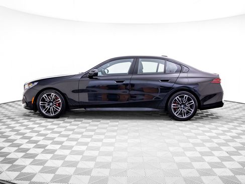 Used 2024 BMW 540i xDrive w/ Premium Package AWD/4WD image 2