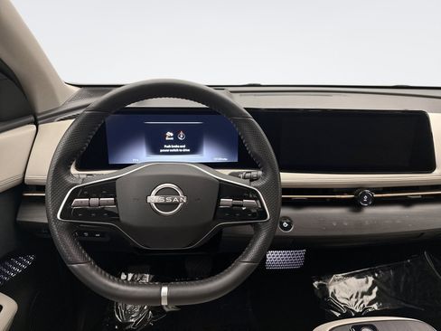 Used 2024 Nissan Ariya AWD image 12