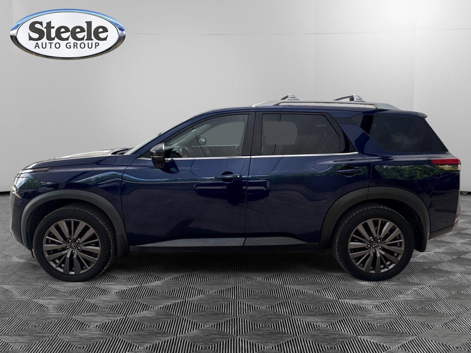 Used 2022 Nissan Pathfinder SL w/ SL Premium Package FWD image 2