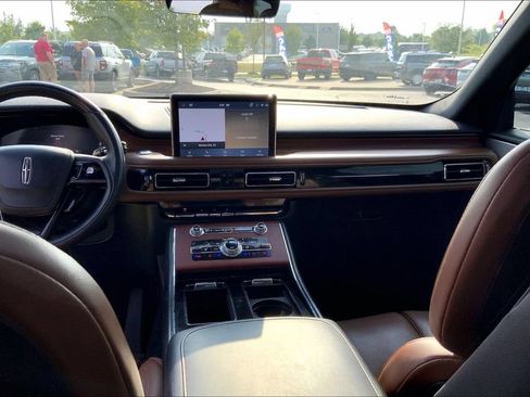 Used 2023 Lincoln Aviator Reserve w/ Equipment Group 201A AWD/4WD image 10