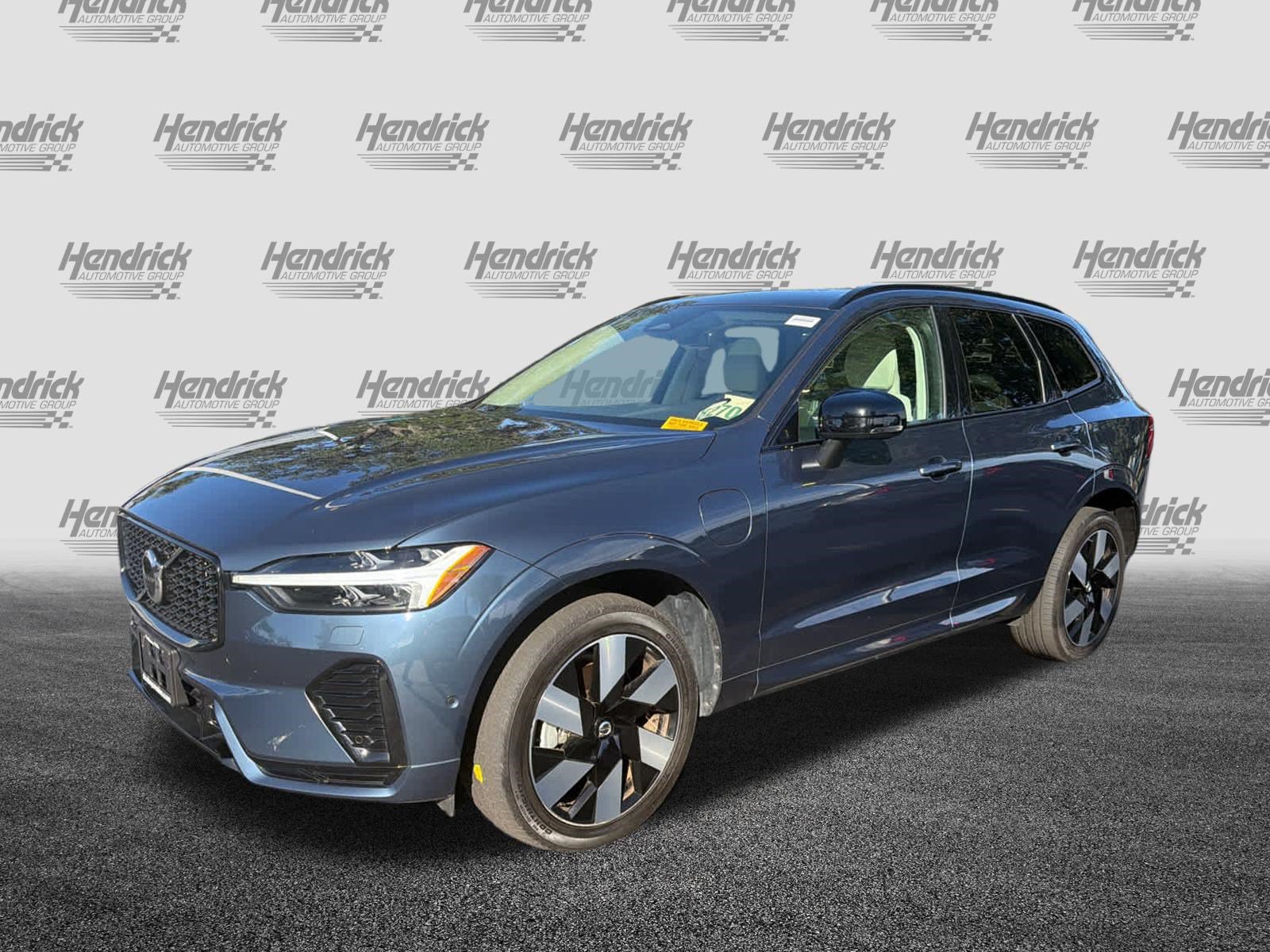 Used 2024 Volvo XC60 T8 Plus w/ Protection Package Premier AWD/4WD image 8