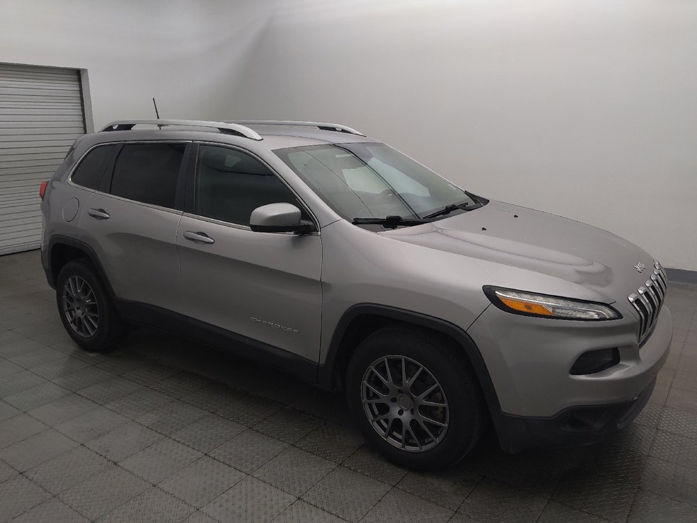 Used 2018 Jeep Cherokee Latitude FWD image 11