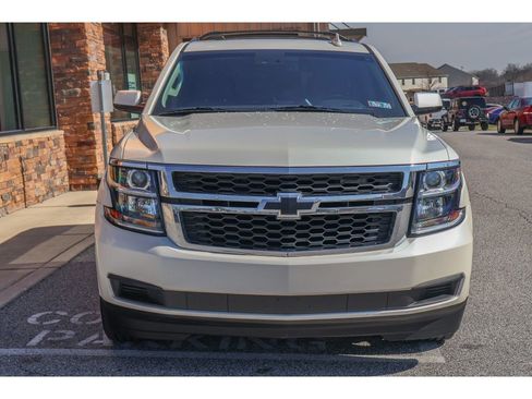 Used 2015 Chevrolet Suburban LT image 8