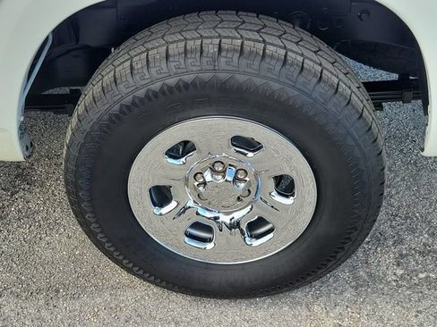 Used 2024 Nissan Frontier S w/ Technology Package RWD image 7