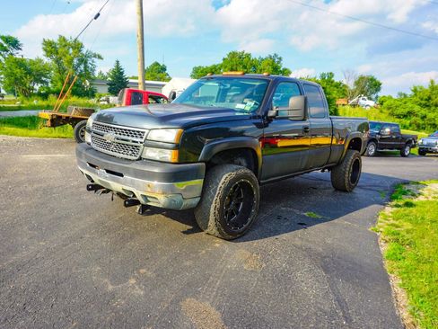 Used 2005 Chevrolet Silverado 2500 LS w/ Heavy-Duty Power Package image 11