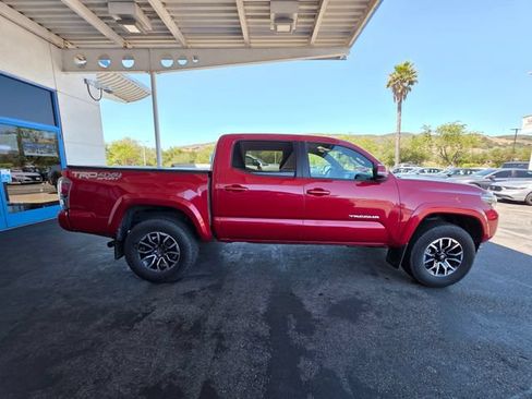 Used 2021 Toyota Tacoma TRD Sport w/ Technology Package AWD/4WD image 6