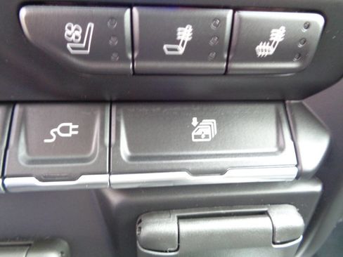 Used 2020 GMC Sierra 3500 Denali w/ Denali Ultimate Package image 82