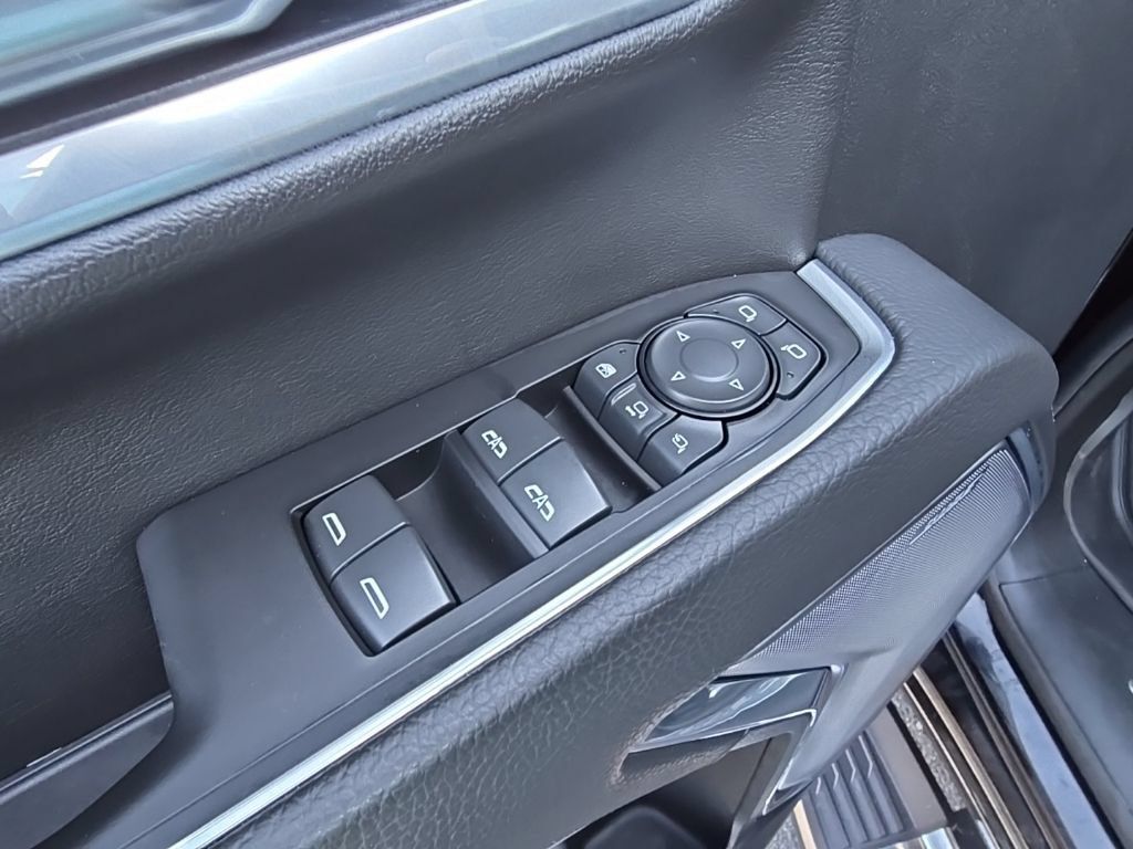 Used 2025 GMC Sierra 3500 Denali AWD/4WD image 27
