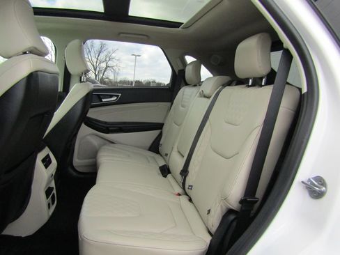 Used 2024 Ford Edge Titanium w/ Equipment Group 301A image 18