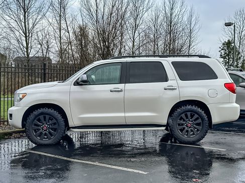 Used 2014 Toyota Sequoia Platinum image 7