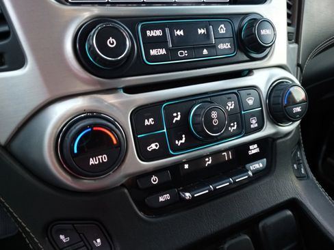 Used 2019 GMC Yukon XL SLT w/ Open Road Package image 16