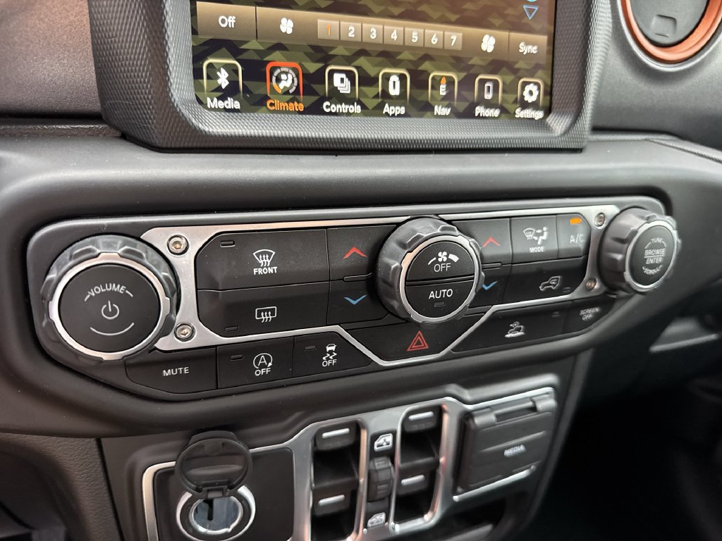 Used 2023 Jeep Gladiator Mojave AWD/4WD image 50