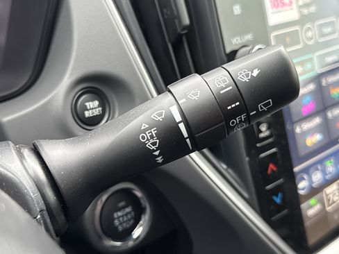 Certified 2025 Subaru Crosstrek 2.0i Premium image 17