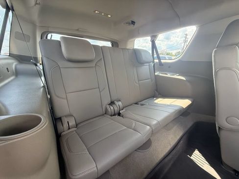 Used 2017 Chevrolet Suburban Premier AWD/4WD image 24