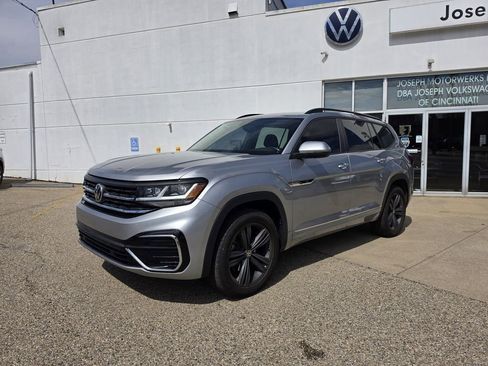 Certified 2021 Volkswagen Atlas SE image 3