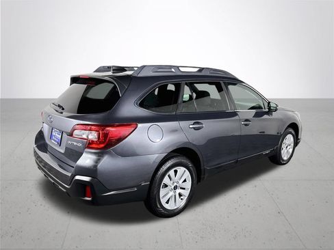 Used 2018 Subaru Outback 2.5i Premium AWD/4WD image 6