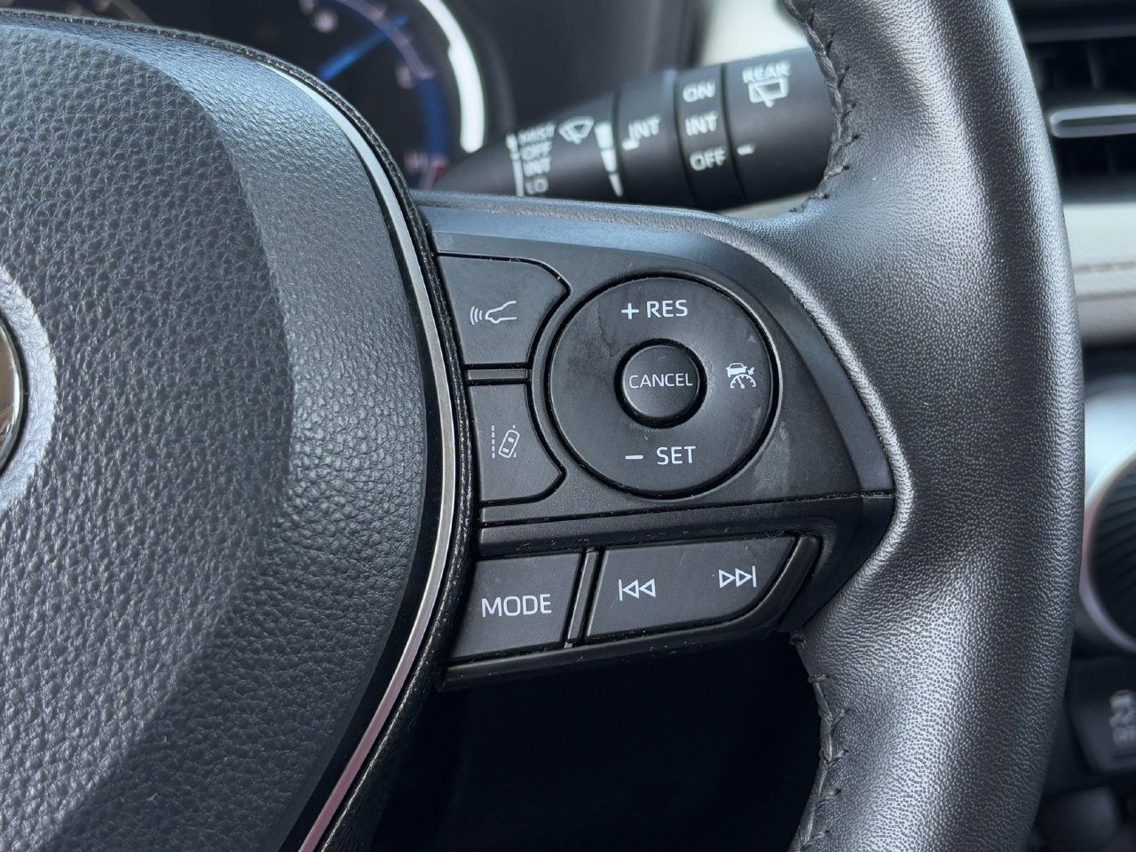Used 2021 Toyota RAV4 Limited AWD/4WD image 17