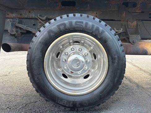 Used 2017 Ford F550 4x4 Regular Cab Super Duty image 12