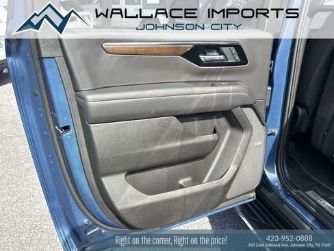 Used 2025 Chevrolet Suburban High Country w/ Sun And Tow Package AWD/4WD image 36
