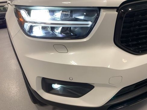 Used 2022 Volvo XC40 T5 R-Design w/ Climate Package image 43