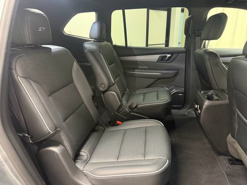 Certified 2025 Buick Enclave Sport Touring image 23