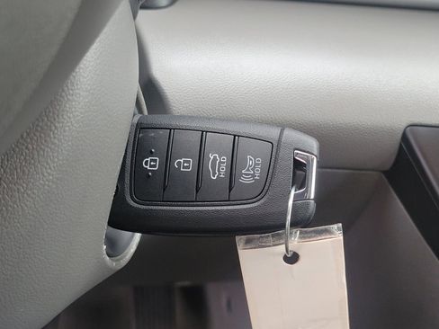 Certified 2025 Hyundai Elantra SE w/ Cargo Package image 23
