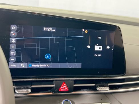 Used 2023 Hyundai Elantra SEL w/ Convenience Package image 13