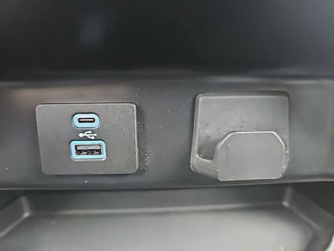 Used 2022 Ford F150 XLT image 29