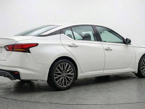 Used 2025 Nissan Altima 2.5 SV image 9