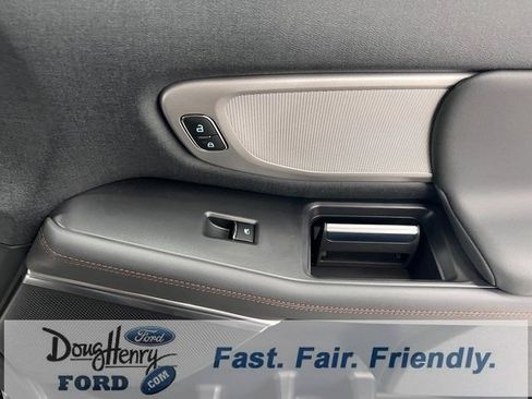 New 2025 Ford Expedition Active image 42