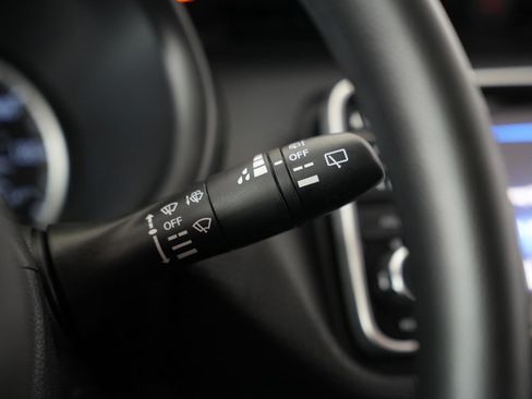 Used 2022 Nissan Kicks S FWD image 15