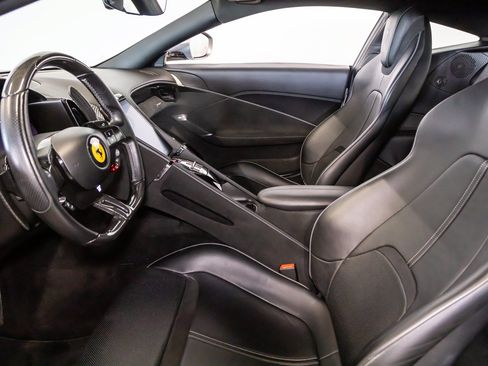 Used 2021 Ferrari Roma RWD image 31