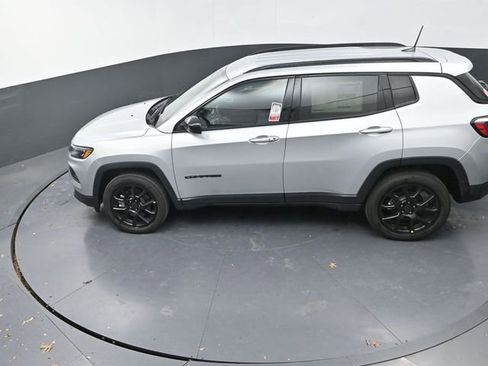 New 2026 Jeep Compass Latitude AWD/4WD image 15